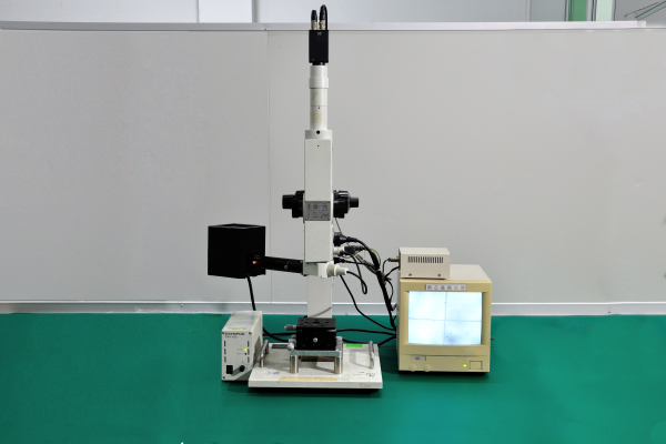 Reflective eccentric microscope